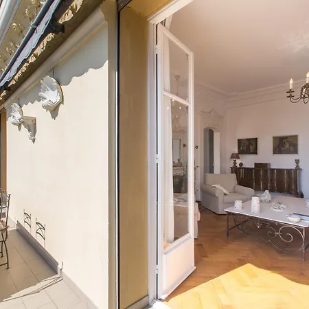 Lotus Penthouse By Ivillamia Com Appartamento